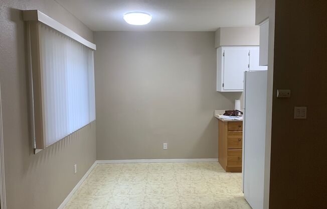 Desirable Midtown Neighborhood Apartment Available Now