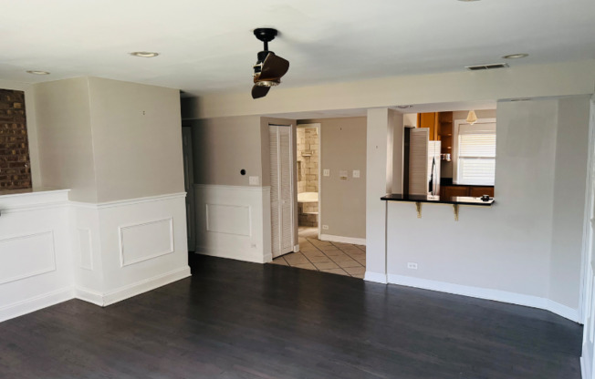 1429 W JARVIS