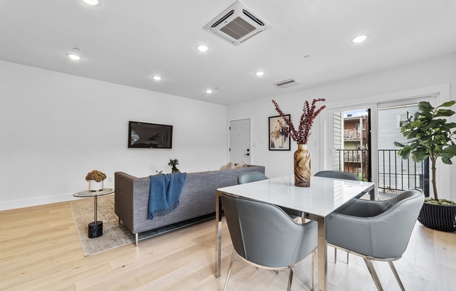 208 SPENCER