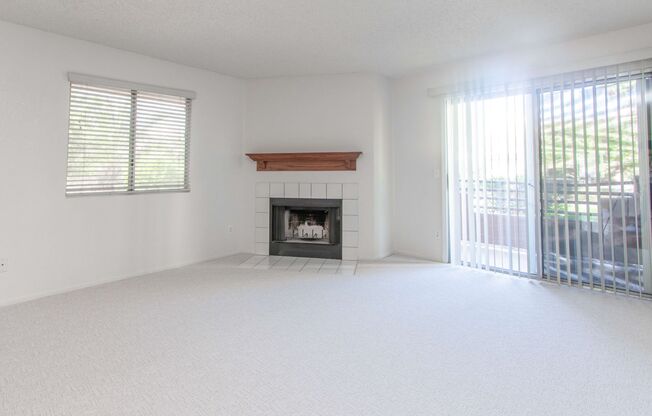 MOVE-IN READY! 2 BEDROOM, 2 BATH, GROUND LEVEL CONDO IN SUNSET BAY COMMUNITY