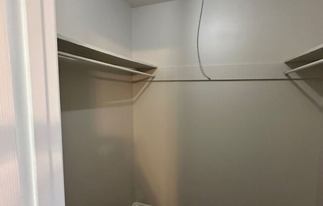 1 bed, 1 bath, 692 sqft, $1,135, Unit 20