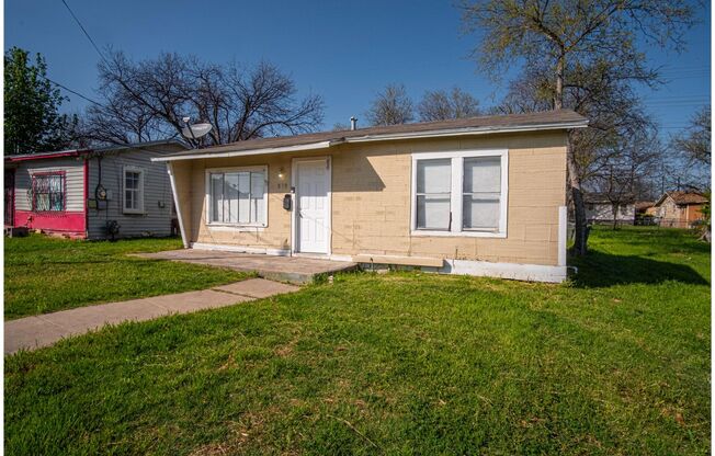 Great Home Near AT&T Center and Downtown!