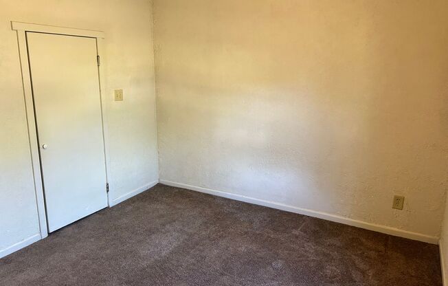 2 beds, 1 bath, $625