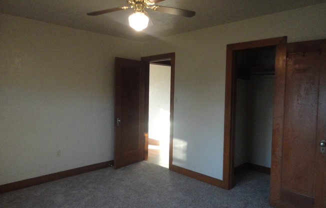 3 beds, 2 baths, $750