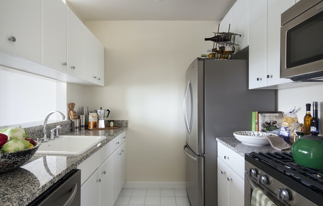 1 bed, 1 bath, 600 sqft, $4,940, Unit 12K
