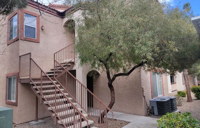 2 beds, 2 baths, $1,400