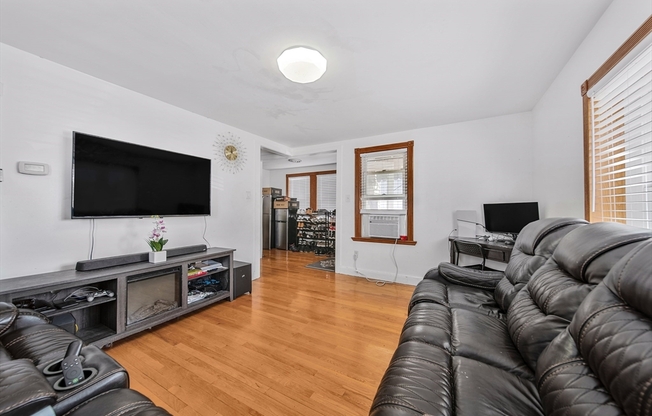 11 MURPHY CT
