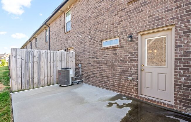 3 beds, 3 baths, $1,425, Unit # 201