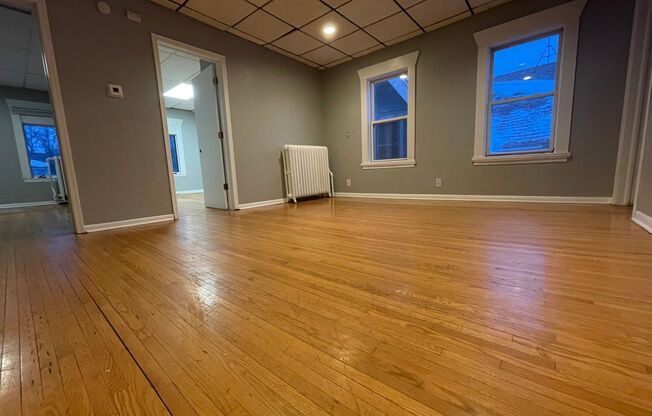 Awesome 3 Bedroom 1 bath duplex!