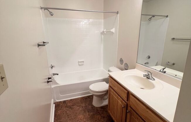 1 bed, 1 bath, 779 sqft, $1,600, Unit 902 #2E