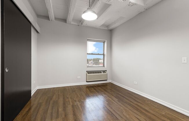 1 bed, 1 bath, 351 sqft, $1,750, Unit 510