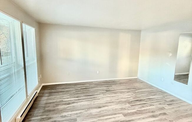 1 bed, 1 bath, $795, Unit 13