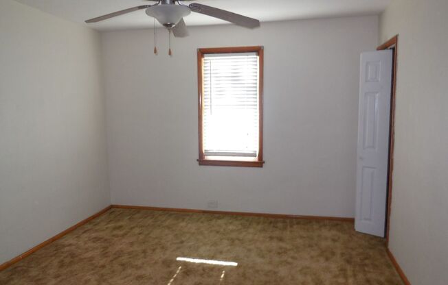 2 beds, 1 bath, $1,050