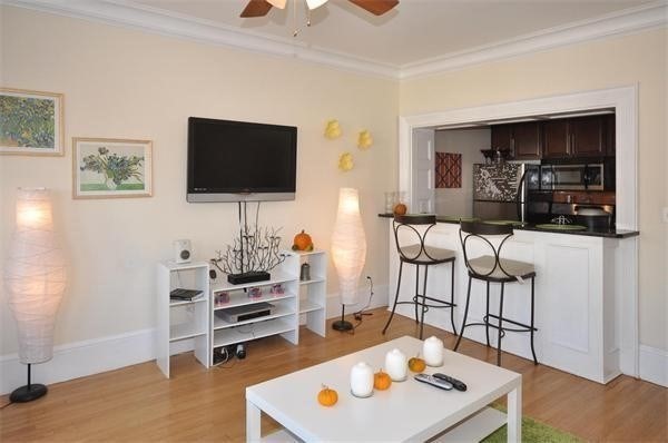 3 beds, 2 baths, 1,048 sqft, $6,000, Unit 44