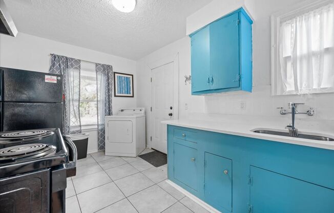 2 beds, 1 bath, $1,500