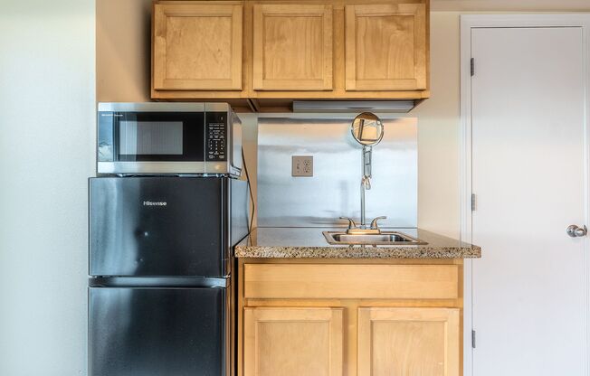 Studio, 1 bath, 140 sqft, $840, Unit B-6