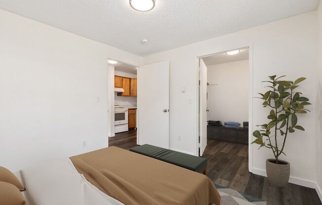 2 beds, 1 bath, 700 sqft, $1,650, Unit Unit 24