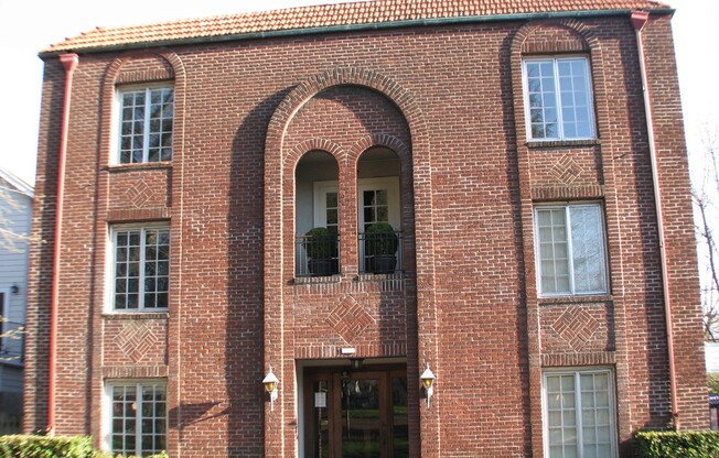 QUEEN ANNE APARTMENTS (SEVA01)