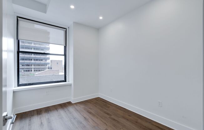 3 beds, 1 bath, 971 sqft, $3,400, Unit 303