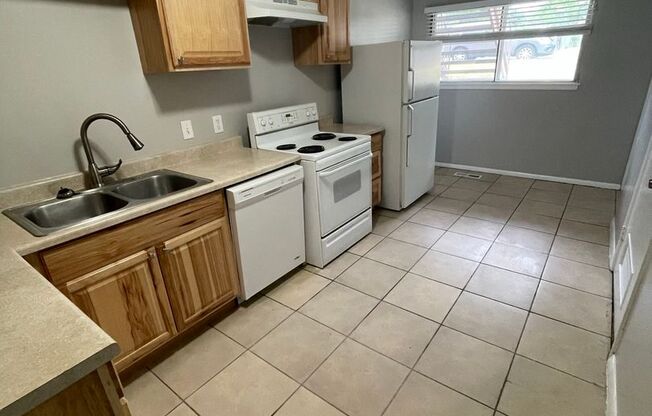 2 beds, 1 bath, 900 sqft, $1,125, Unit Unit 1