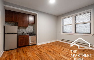 4546 N Damen Ave