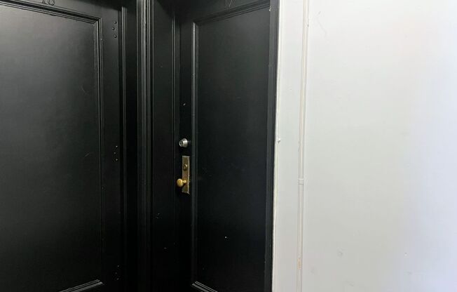 1 bed, 1 bath, $1,025, Unit 17D
