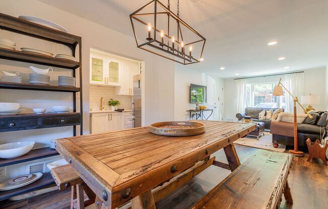 2 beds, 1 bath, $2,275, Unit # 7A