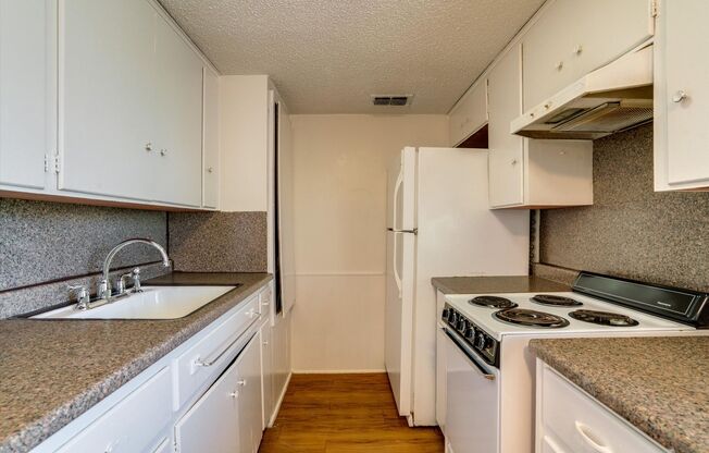 1 bed, 1 bath, 550 sqft, $1,075, Unit Unit #8