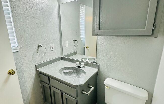 Studio, 1 bath, 500 sqft, $750, Unit 106
