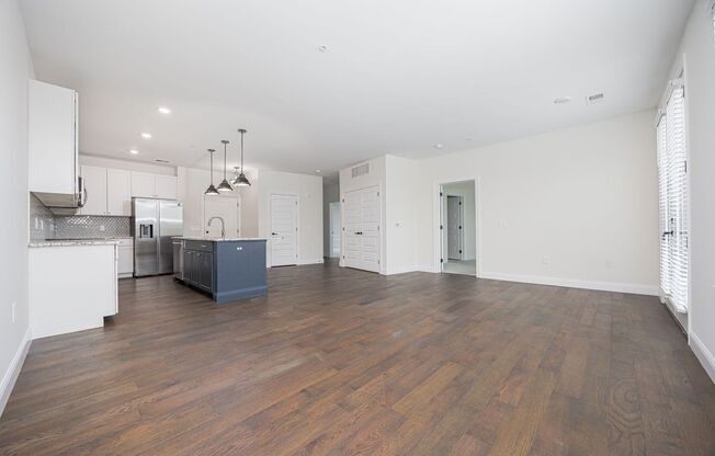 2 beds, 2 baths, 1,193 sqft, $2,200, Unit 301