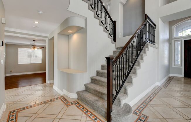 $1000 off 1st months Rent Guard-Gated Golf Course Living on the 14th Green!