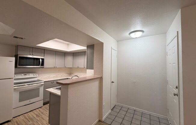 2 beds, 1 bath, 750 sqft, $1,299, Unit 109