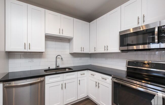 1 bed, 1 bath, 642 sqft, $3,100, Unit 3833-302