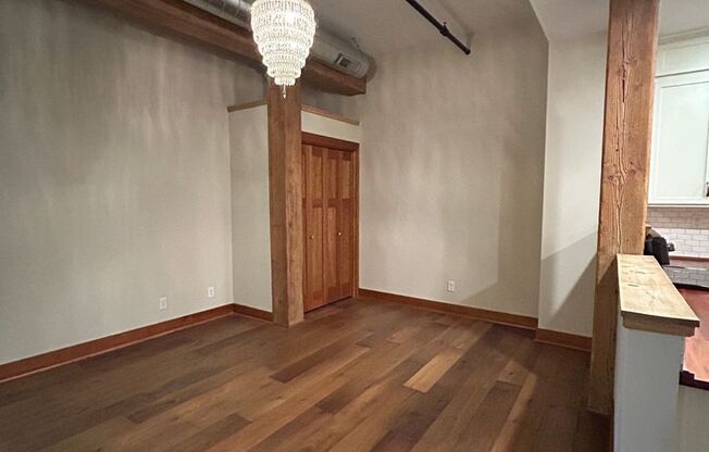1 bed, 1 bath, 1,005 sqft, $1,695, Unit 203