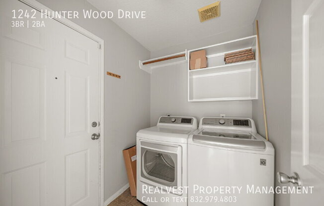 1242 HUNTER WOOD DR
