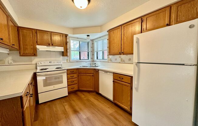 For Rent: Cozy 2 Bed / 2 Bath Condo with Enclosed Yard & Detached Garage