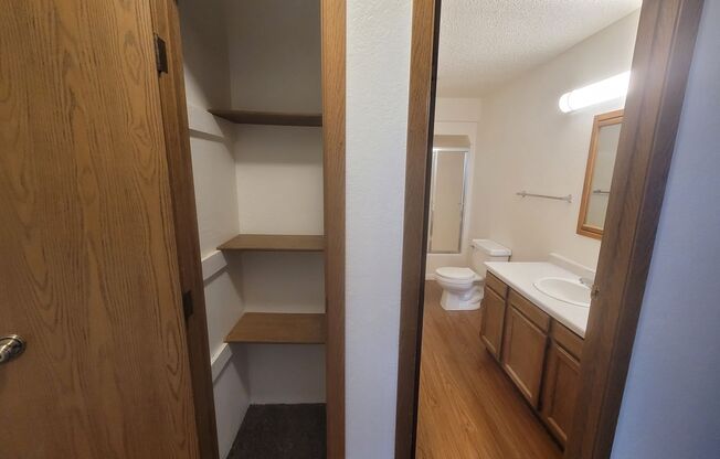 3 beds, 1 bath, 1,220 sqft, $1,299, Unit 124