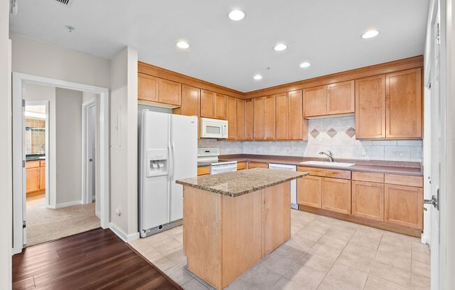 2 beds, 2 baths, $2,350, Unit # 406