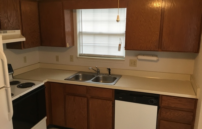 3 Bedroom Home For Rent in Sango Area!
