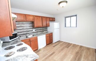 1 bed, 1 bath, 832 sqft, $775, Unit 308 Lewis Ave - Unit 4