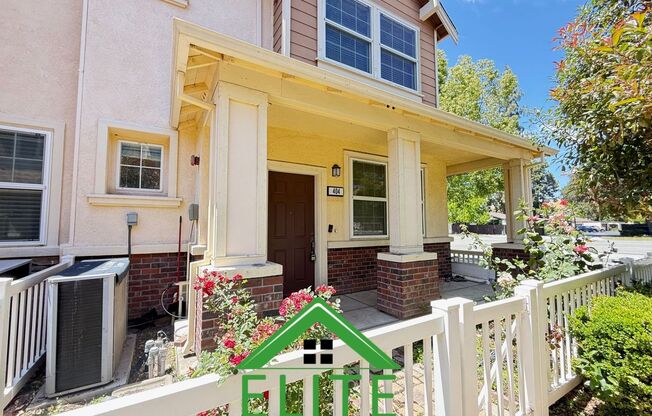 **Spacious and Updated Townhome in Desirable Parkmont Area – Prime Fremont Location**