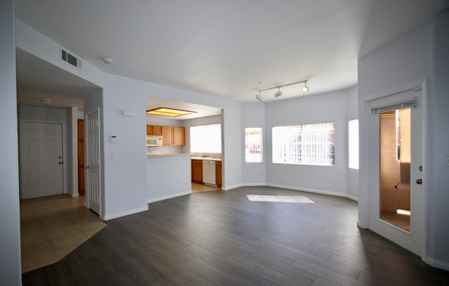 2 beds, 2 baths, $1,800, Unit 1512