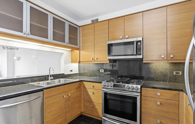 2 beds, 2 baths, 1,288 sqft, $8,900, Unit 16J