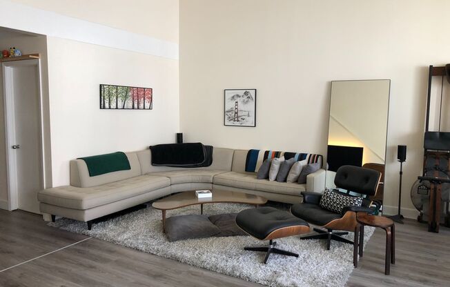 Looking for space? Perfect work from home huge loft w/lots of light, huge windows, high ceilings, parking, storage and roofdeck!