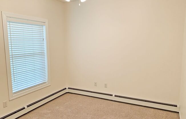 2 beds, 1 bath, 974 sqft, $1,175, Unit 705-123