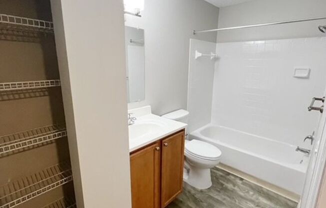 Corner Unit - 2nd Floor- 1 Bedroom 1 Bath for Lease in Brandon, FL