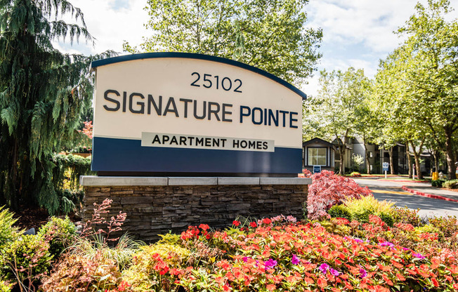 Kent Apartments - Signature Pointe Apartment Homes - Sign