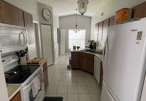 737 STILLVIEW CIR