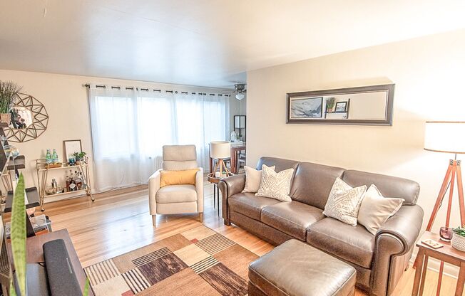 1 bed, 1 bath, 580 sqft, $1,945, Unit Hamrick 101