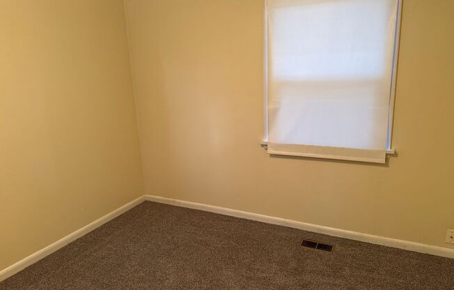 2 beds, 1 bath, $1,900